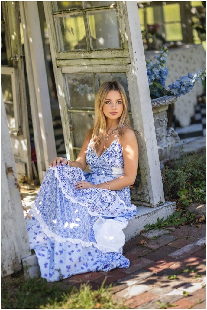 Greenhouse Outdoor Senior Pictures in Indiana | marciandchristy Senior Photographer Indianpolis Studio Backlot